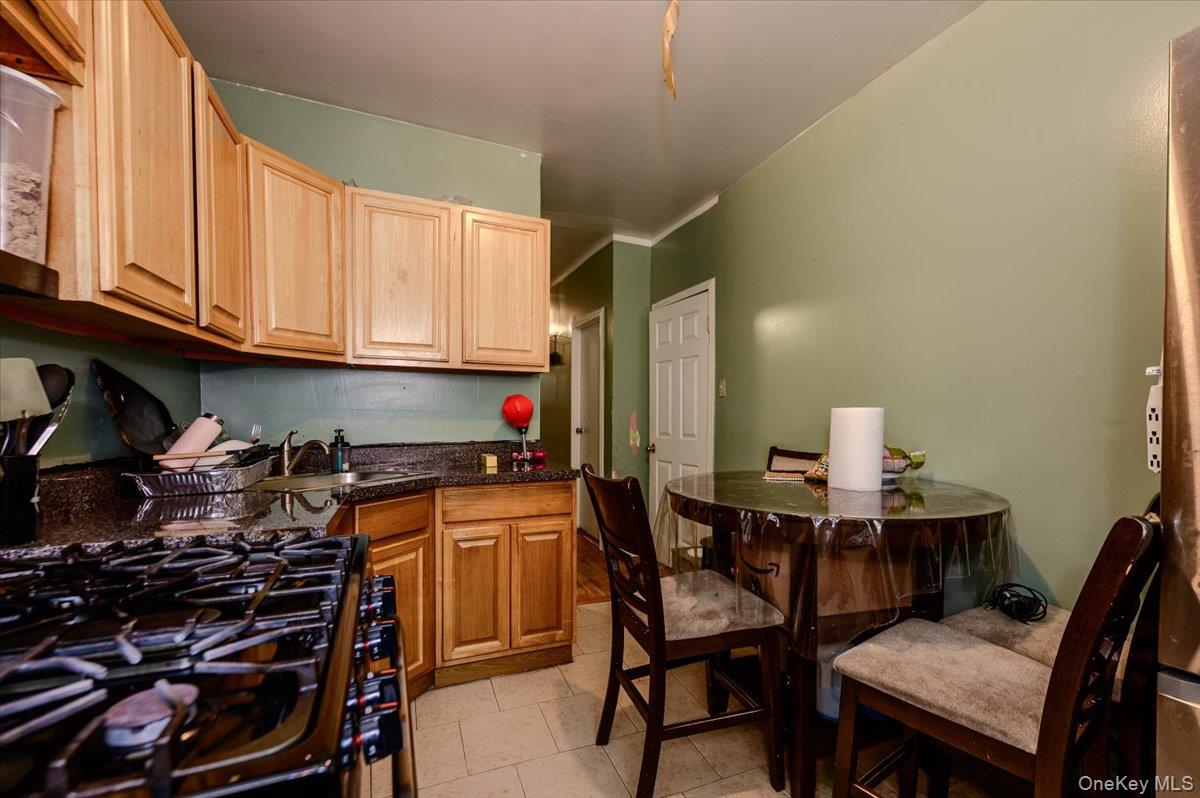 719 Van Nest Ave, Bronx, NY 10462 photo