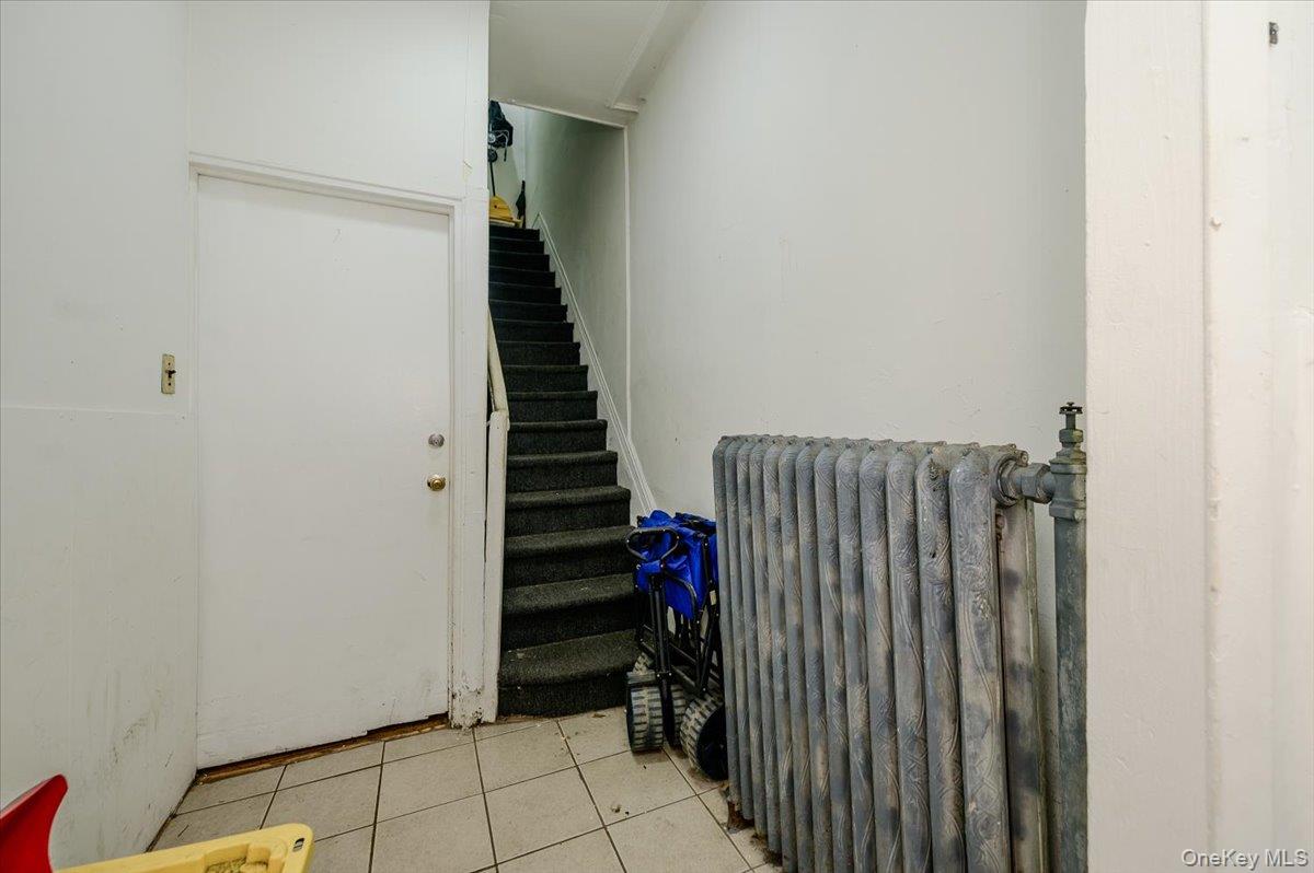 719 Van Nest Ave, Bronx, NY 10462 photo