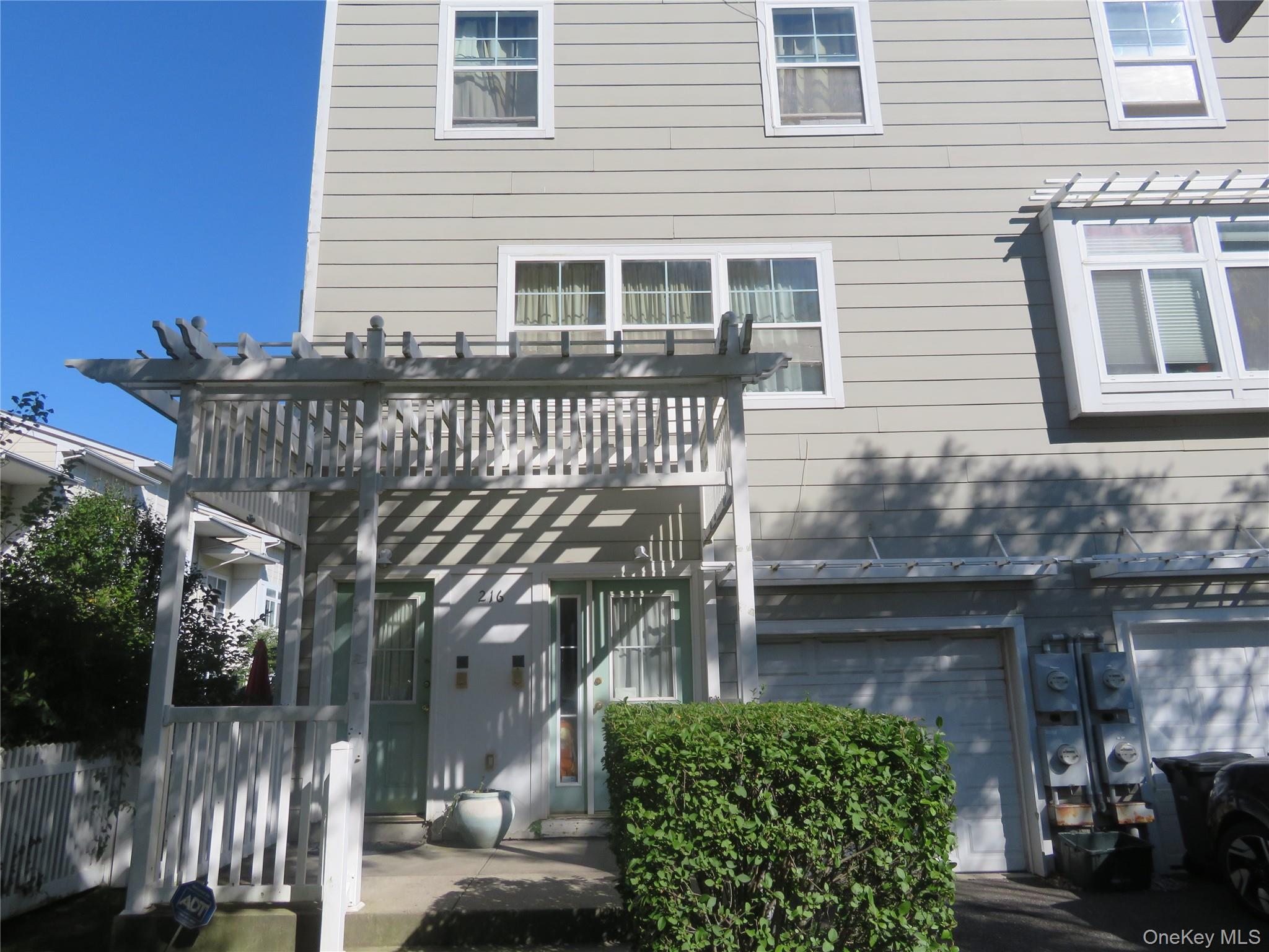 216 Beach 79 St, Arverne, NY 11692