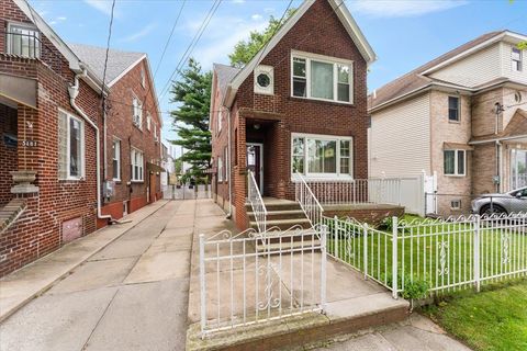 Single Family Residence in Bronx NY 3183 Waterbury Avenue.jpg