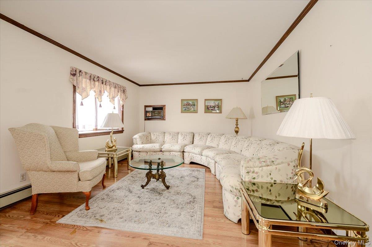 1815 Meadowbrook Rd, Merrick, NY 11566 photo