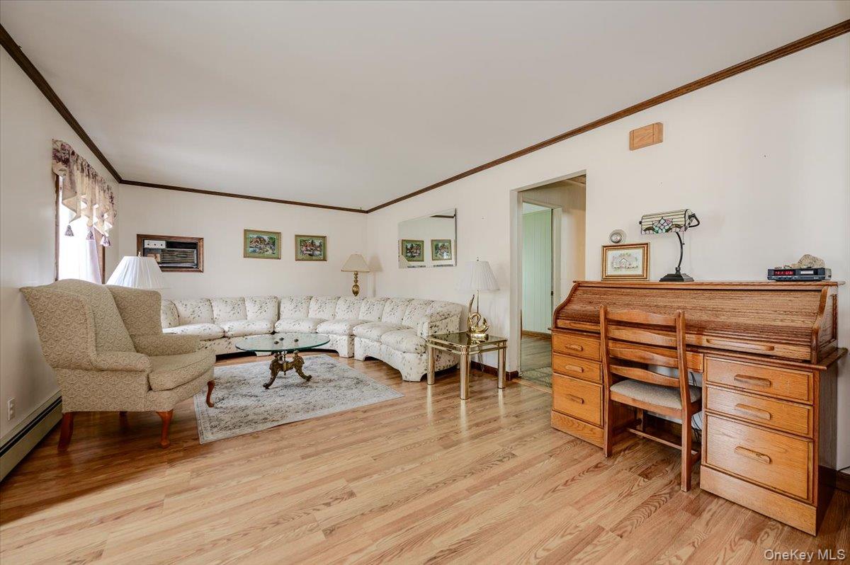 1815 Meadowbrook Rd, Merrick, NY 11566 photo