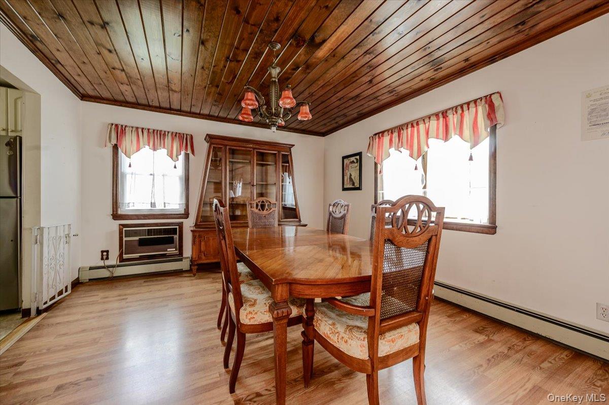 1815 Meadowbrook Rd, Merrick, NY 11566 photo