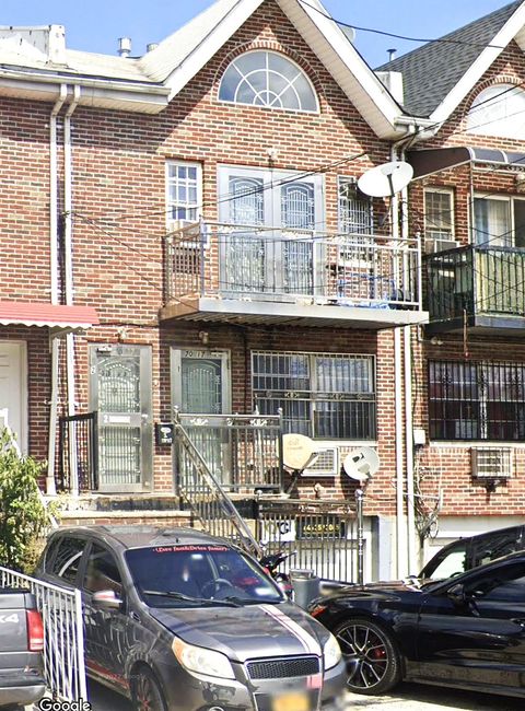 Townhouse in Woodside NY 70-17 45 Avenue #2 Family.jpg