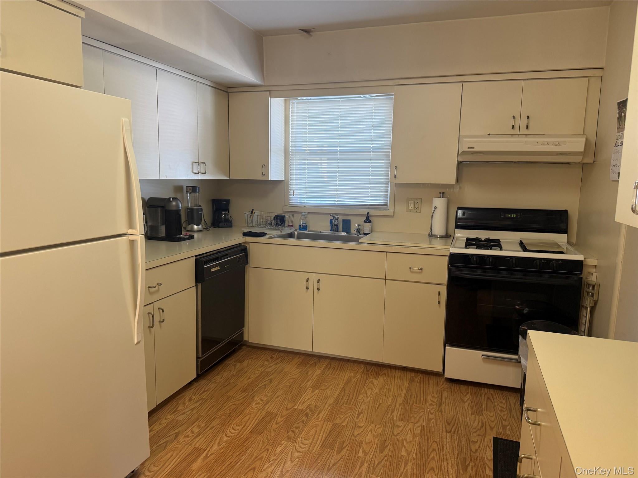 939 Steele Blvd, Baldwin, NY 11510 photo