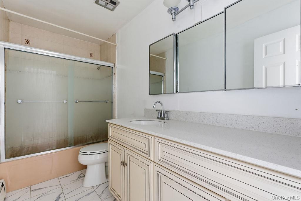 78 2 151st Ave, Howard Beach, NY 11414 photo