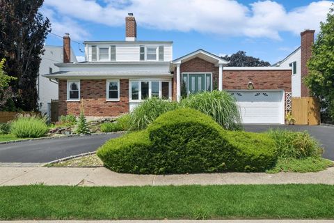 Single Family Residence in Oceanside NY 3380 Park Avenue.jpg