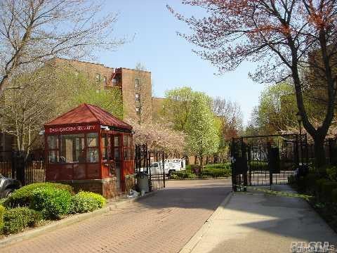 72 Road 1 J, Kew Garden Hills, NY 11367