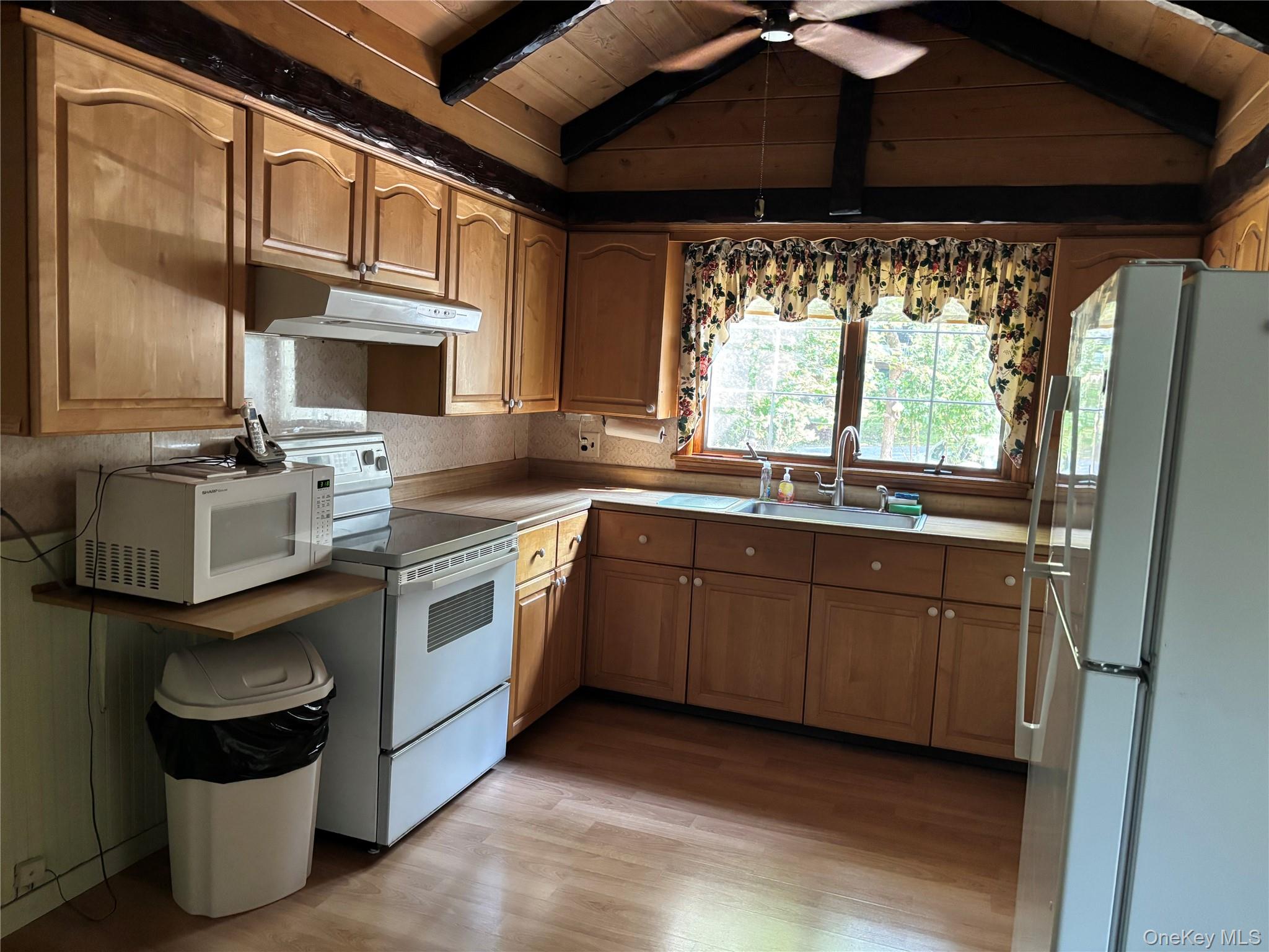 16 Rocklein Rd, Wading River, NY 11792 photo