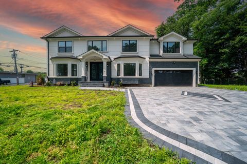 Single Family Residence in Syosset NY 17 Park Drive East Dr.jpg