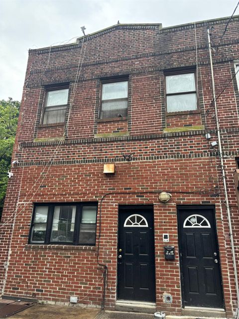 Duplex in Springfield Gardens NY 18409 140 Avenue Ave.jpg