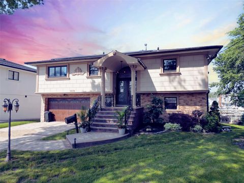 Single Family Residence in Baldwin Harbor NY 3060 Ann Street.jpg