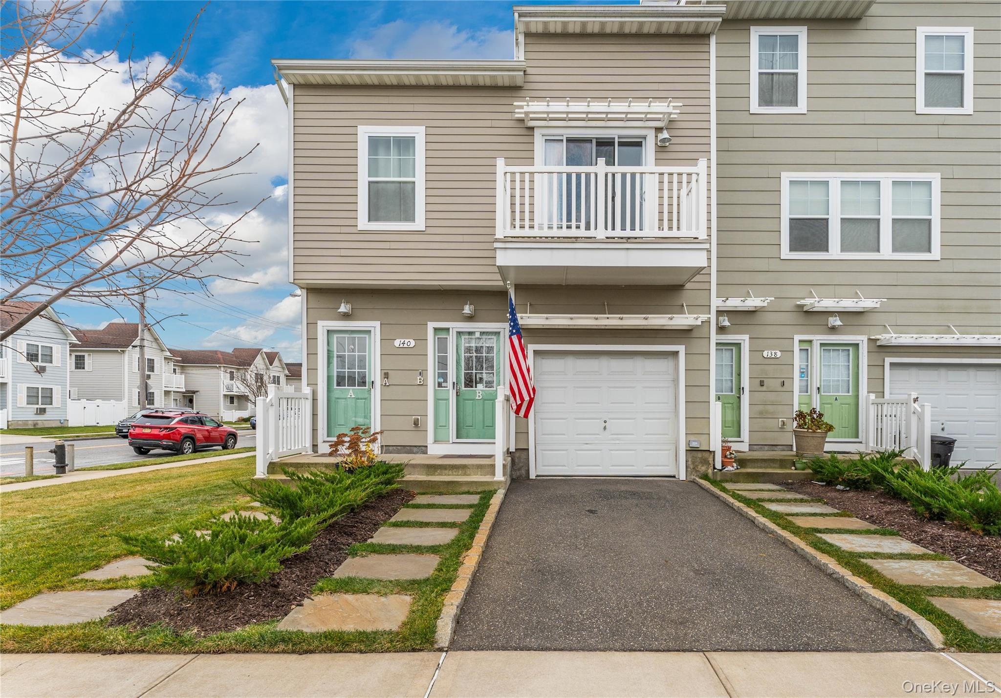 140 Compass Pl, Arverne, NY 11692