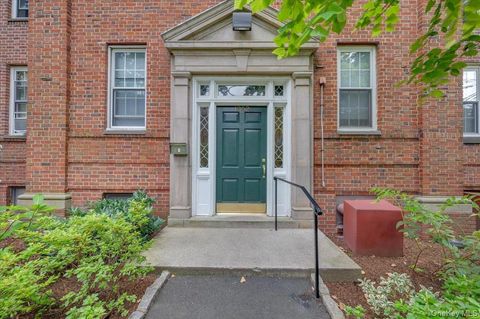 Stock Cooperative in Bronxville NY 1352 Midland Ave ##3Q.jpg