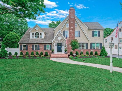 Single Family Residence in West Hempstead NY 150 Westminster Road.jpg
