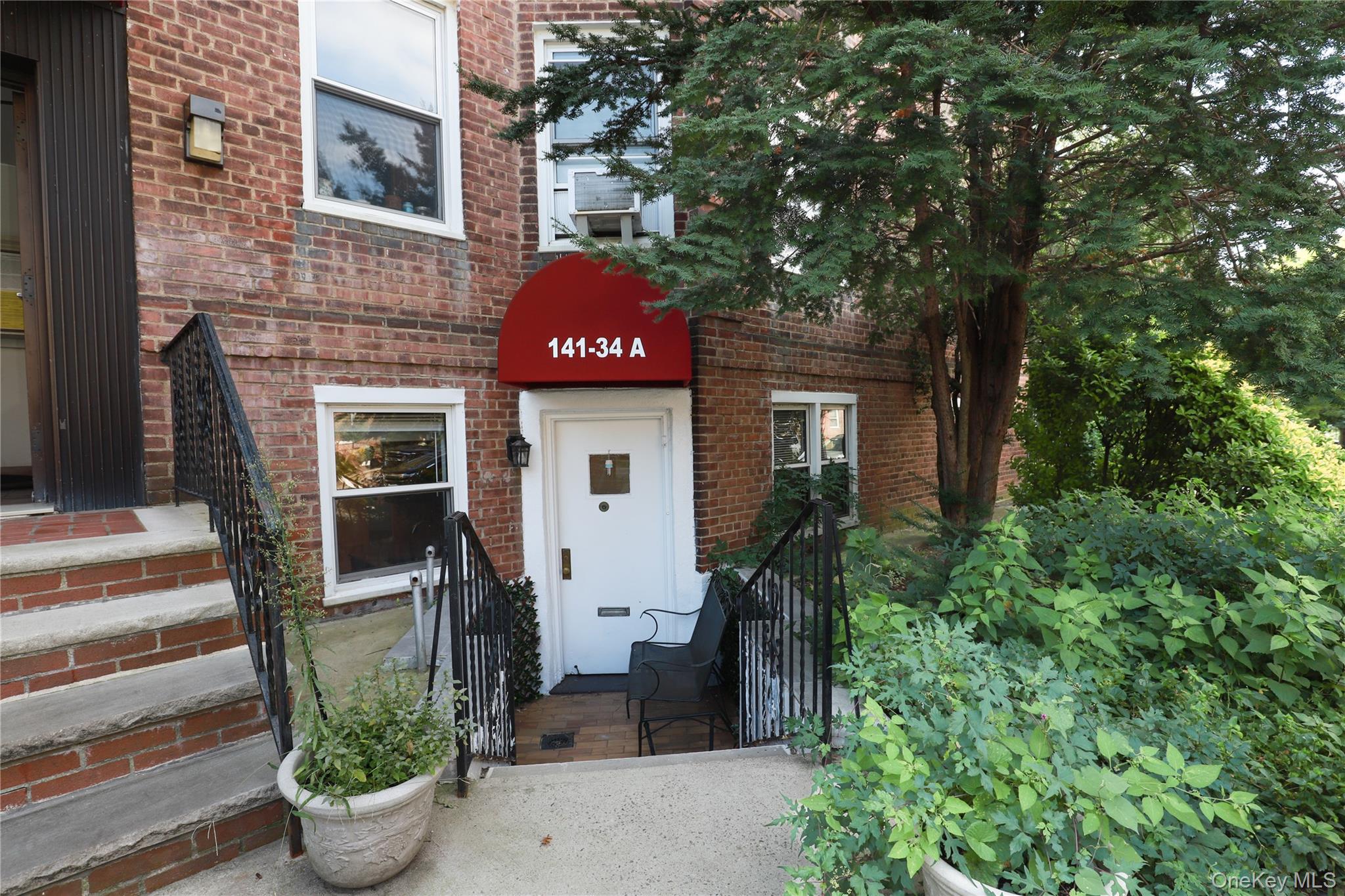 141 34 79th Ave, Kew Garden Hills, NY 11367 photo