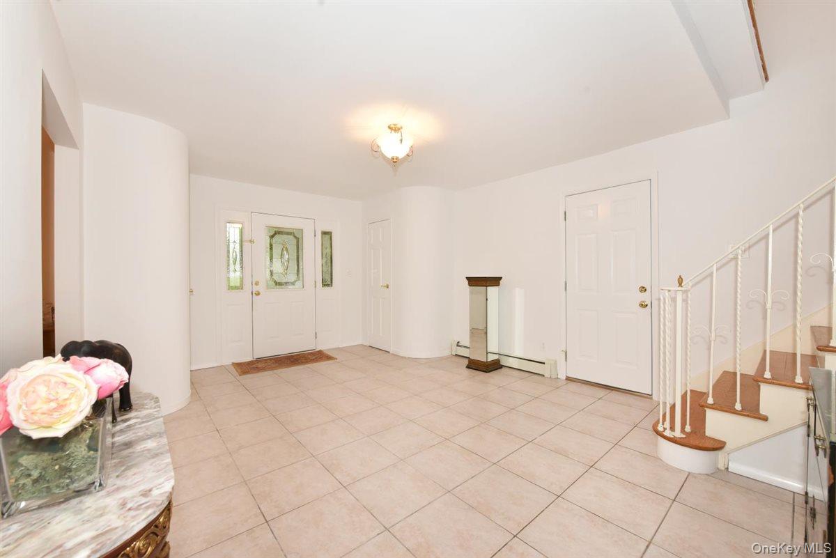 17 Greenvale Dr, East Northport, NY 11731 photo