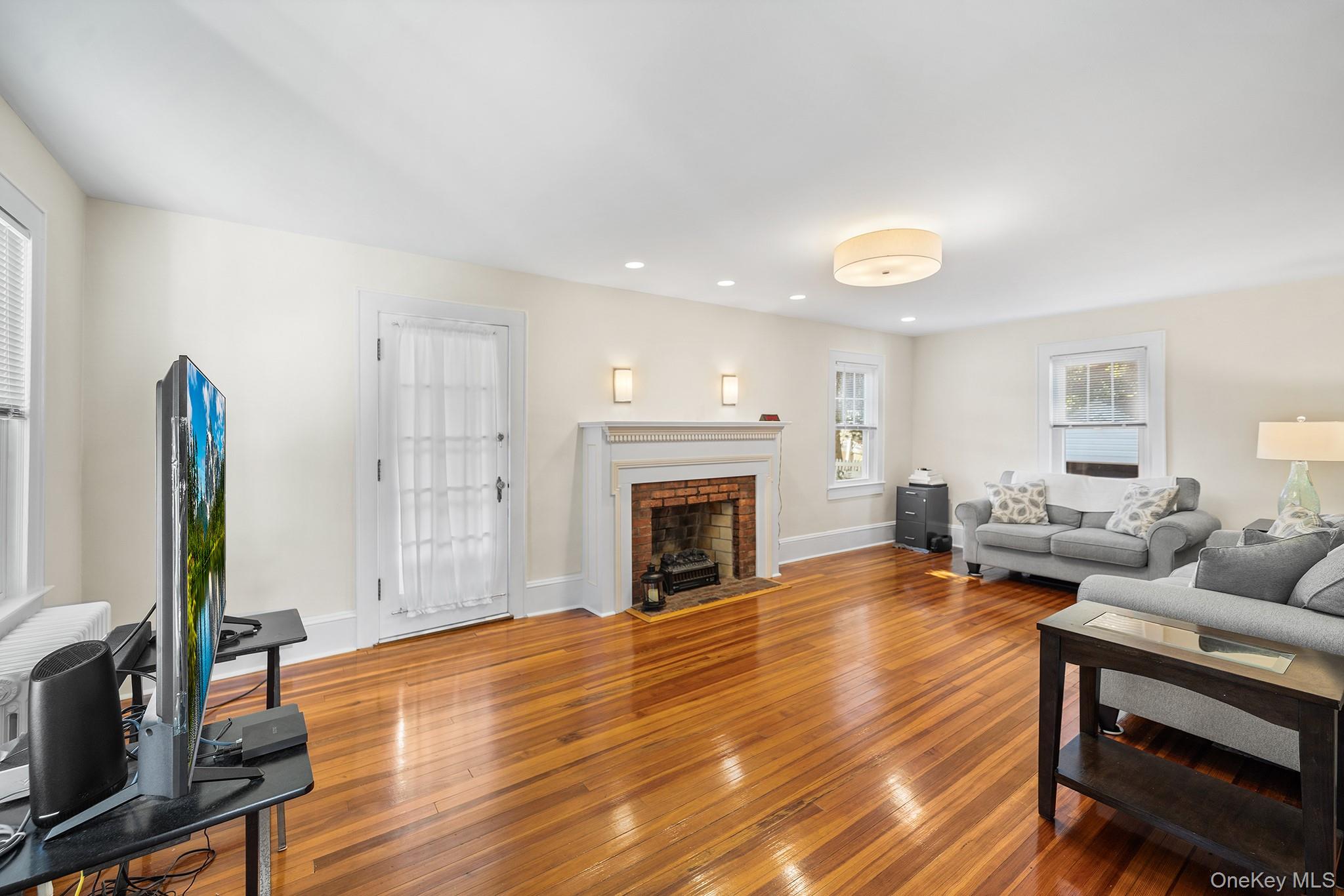 162 Bentley St, Staten Island, NY 10307 photo