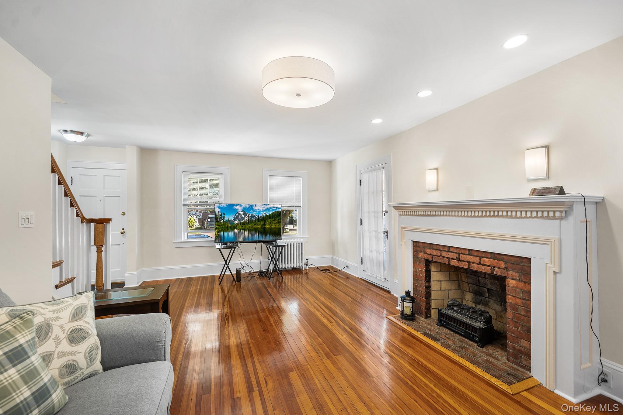 162 Bentley St, Staten Island, NY 10307 photo