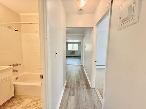 Duplex in Bronx NY 3210 Spencer Drive 18.jpg