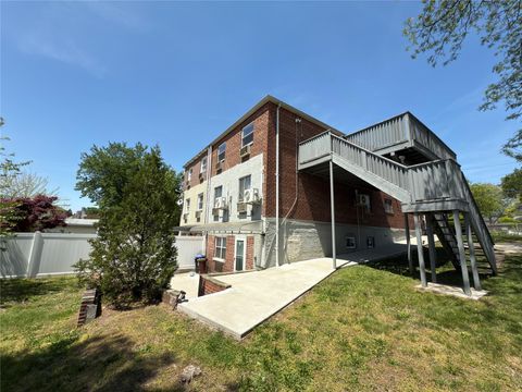 Duplex in Bronx NY 3210 Spencer Drive 30.jpg