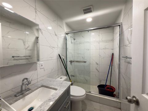 Duplex in Bronx NY 3210 Spencer Drive 27.jpg