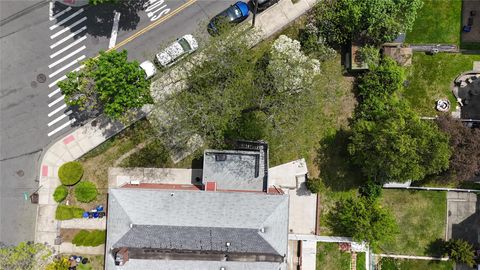 Duplex in Bronx NY 3210 Spencer Drive 34.jpg