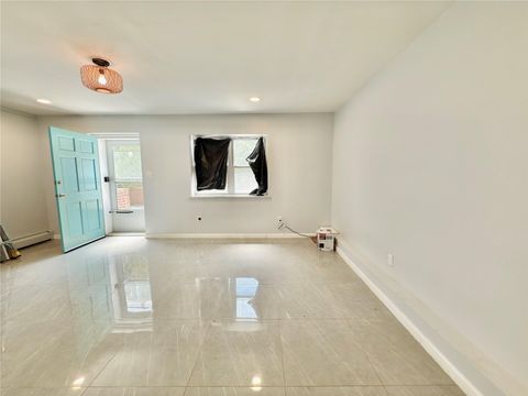 Duplex in Bronx NY 3210 Spencer Drive 20.jpg