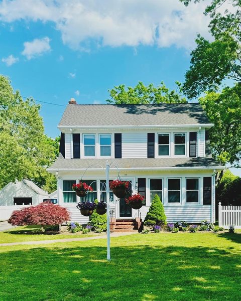 Single Family Residence in Riverhead NY 148 Woodhull Avenue.jpg
