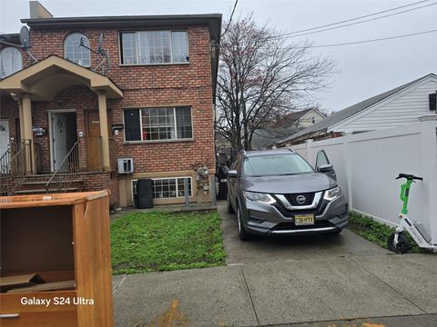 Duplex in Addisleigh Park NY 17709 112th Avenue.jpg