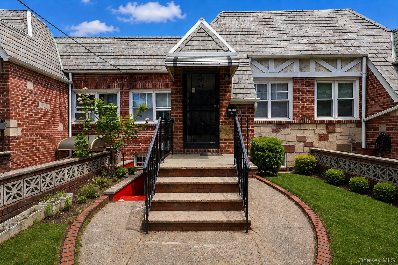 24 33 82nd St, East Elmhurst, NY 11370 photo
