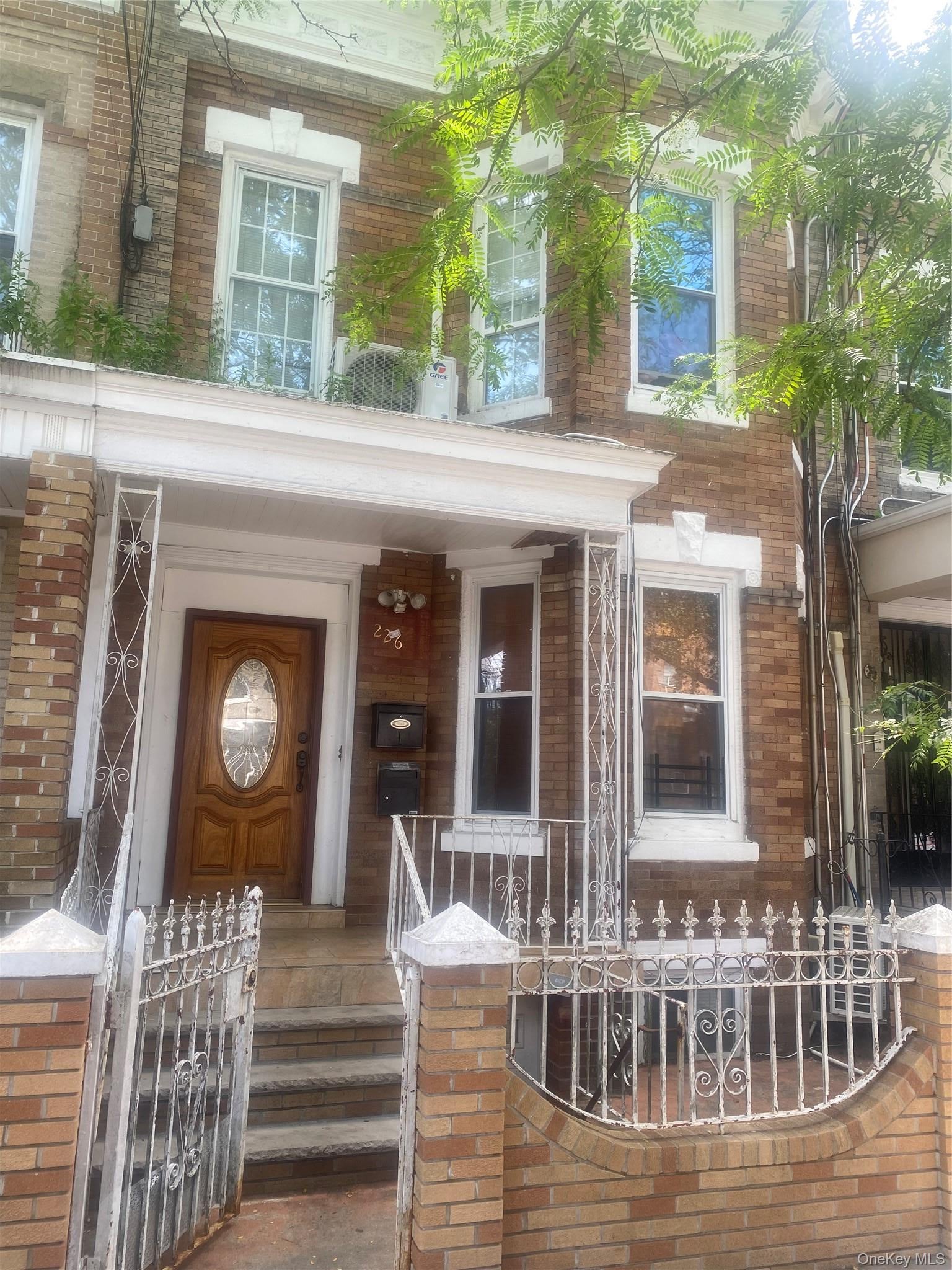 226 Etna St, Brooklyn, NY 11208 photo