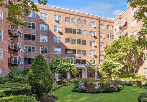Stock Cooperative in Forest Hills NY 67-38 108 Street #A53.jpg