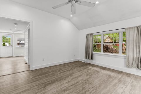 Single Family Residence in Salem NH 5 London Rd 7.jpg