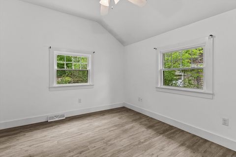 Single Family Residence in Salem NH 5 London Rd 13.jpg