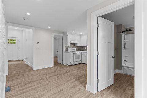 Single Family Residence in Salem NH 5 London Rd 18.jpg