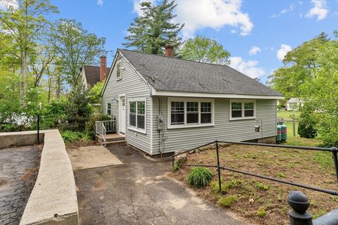 Single Family Residence in Salem NH 5 London Rd 3.jpg