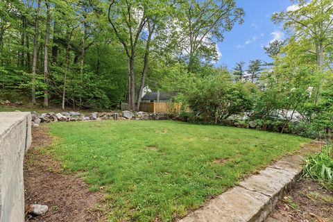Single Family Residence in Salem NH 5 London Rd 22.jpg