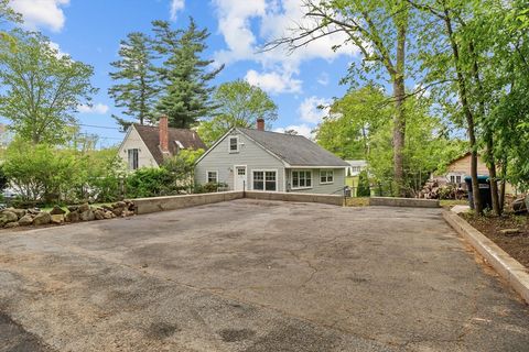 Single Family Residence in Salem NH 5 London Rd 4.jpg
