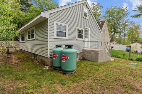 Single Family Residence in Salem NH 5 London Rd 20.jpg