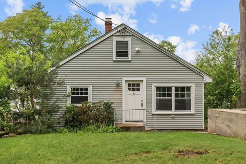 Single Family Residence in Salem NH 5 London Rd.jpg