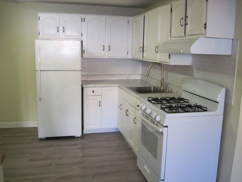 Condominium in Salem NH 5 Lancelot Ct #2 2.jpg