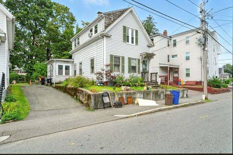Single Family Residence in Brockton MA 9 Grafton St.jpg