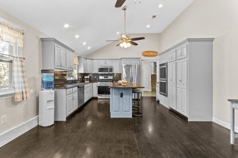 Single Family Residence in Hampstead NH 31 Country Rd 4.jpg