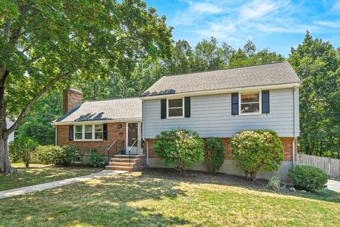 Single Family Residence in Winchester MA 17 Dennett Road.jpg