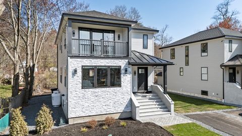Single Family Residence in Salem NH 88 Shadow Lake.jpg