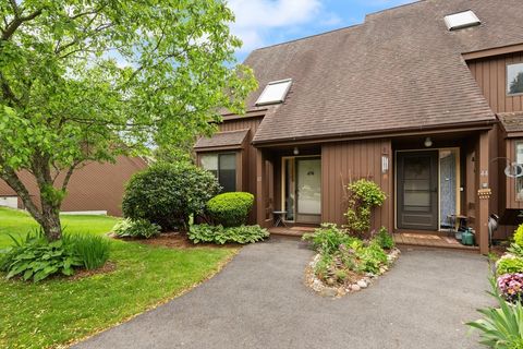 Condominium in Nashua NH 42 Spring Cove Rd #118.jpg