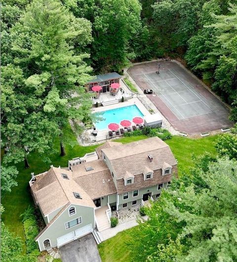 Single Family Residence in Pelham NH 100 Arlene Dr.jpg