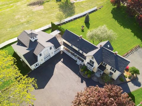 Single Family Residence in Plaistow NH 182 Main Street.jpg