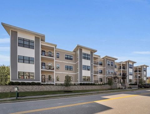Condominium in Dover NH 55 Pointe Place #203.jpg